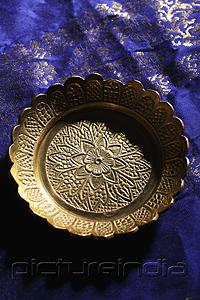 PictureIndia - Carved brass bowl